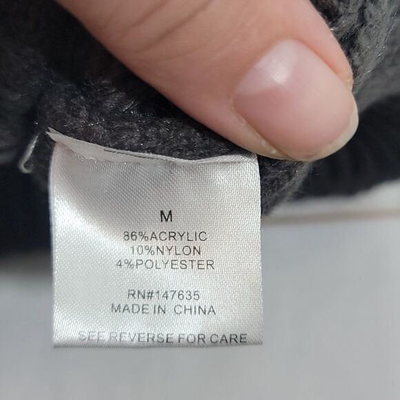 𝅺gray Free Generation Destructed Fringe Sweater with adorable details siz… - Picture 5 of 9